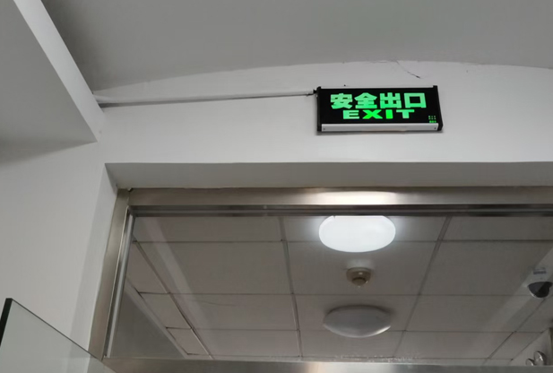 商場(chǎng)消防應(yīng)急通道的設(shè)置規(guī)范和驗(yàn)收標(biāo)準(zhǔn)